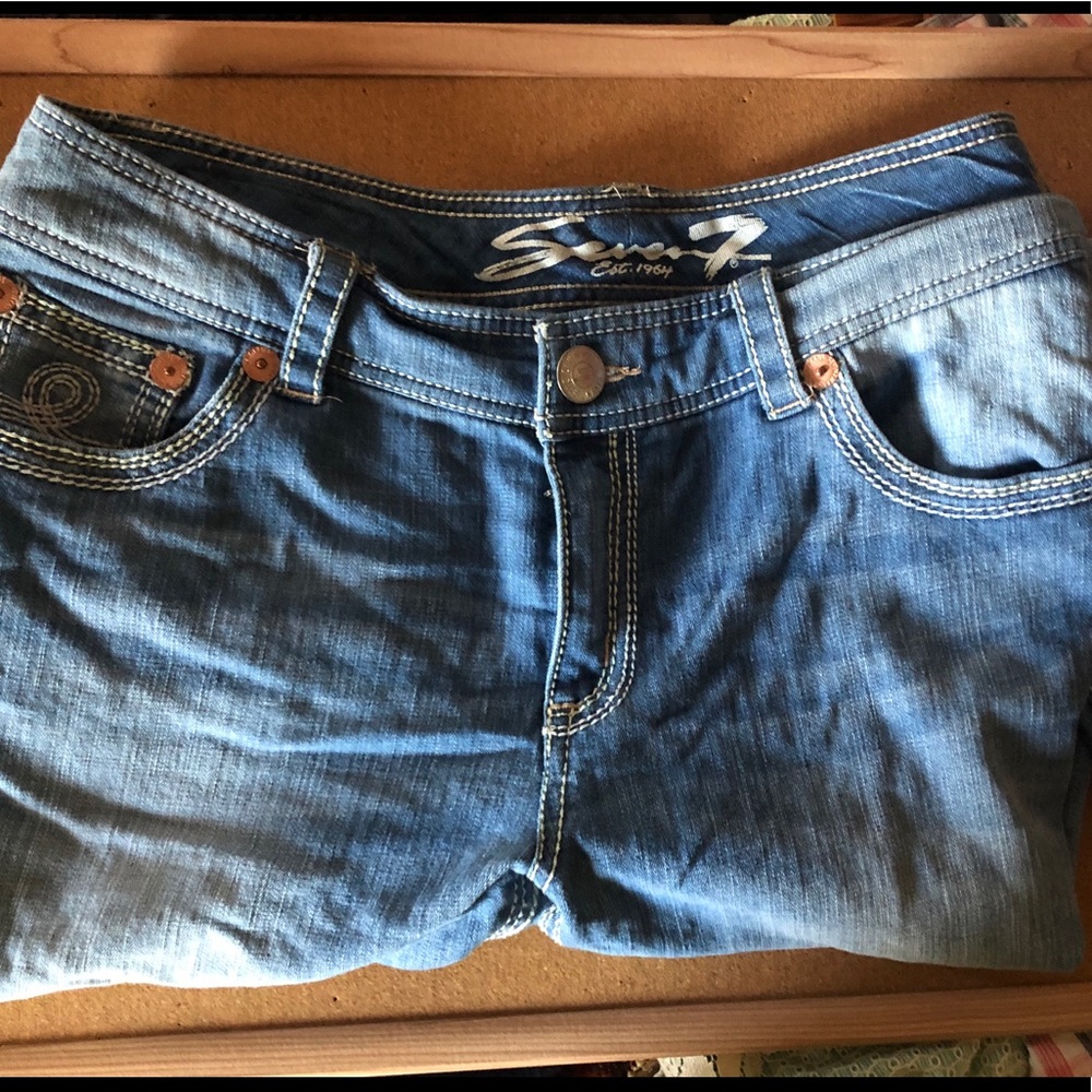 2 PAIR OF DENIM BLUE JEANS
